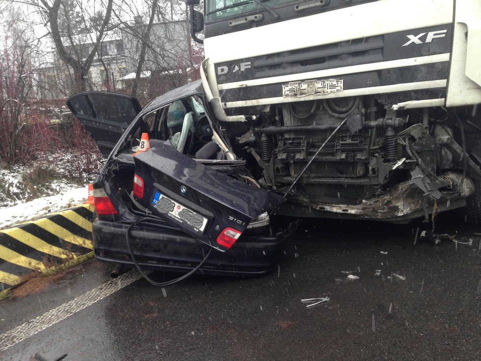 Mladíkovi (†18), který havaroval s BMW na letních gumách, už nebylo pomoci.