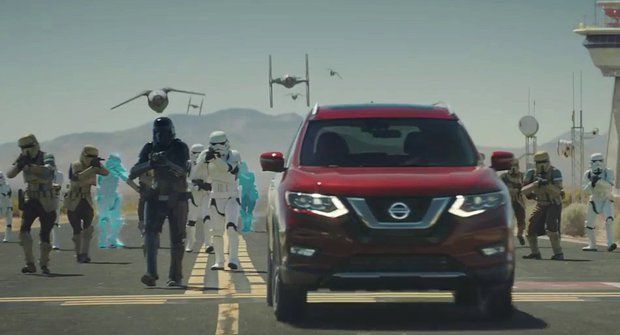 SUV mezi AT-AT: Nissan zaparkoval ve Star Wars