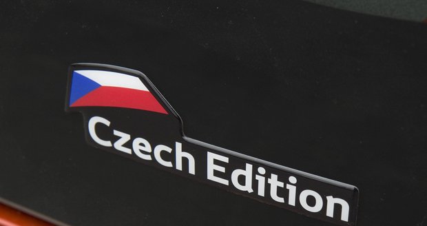 Kolínská automobilka vyrábí speciální edici aut a českou vlajkou