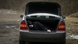 Dělník spadl v Orlové ze sedmi metrů: Kolegové ho nacpali do kufru auta! 