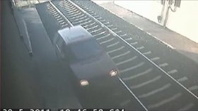 Neznámý člověk vjel do železničního tunelu dlouhého 1700 metrů