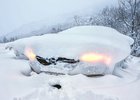 Čistíte své auto od sněhu a ledu? Pokud ne, hrozí vám pokuta! A jak je to v zahraničí?