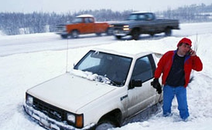 V pátek a sobotu pokryje celou ČR náledí