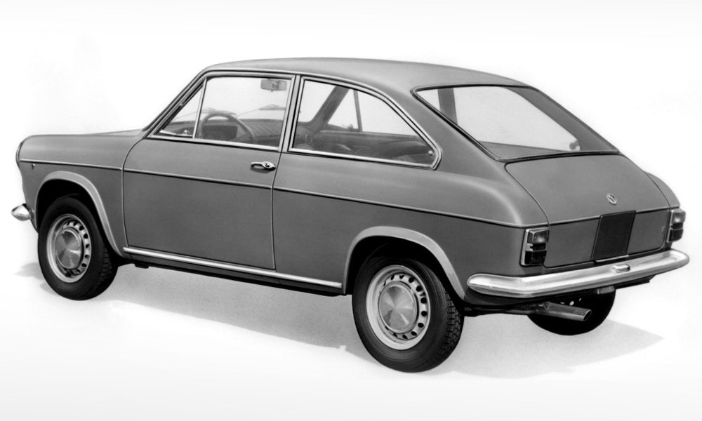 Kupé Primula S z roku 1968 s karoserií Touring mělo upravenou záď s novými koncovými svítilnami.