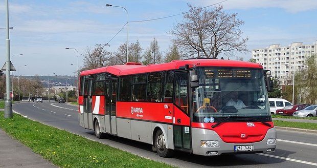 Společnost Arriva měla v srpnu problémy s nedostatkem řidičů, v září naopak s autobusy.