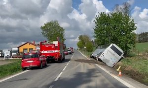 Autobus s dětmi havaroval u Dublovic: Zranění předškoláci i učitelka