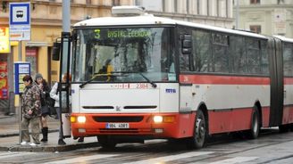 Zápisky českého vězně: Falešný šofér autobusů odřídil stovky běžných spojů. Dostat se ke klíčkům může každý