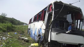 Autobus s českými a slovenskými turisty havaroval cestou z Řecka v Srbsku.