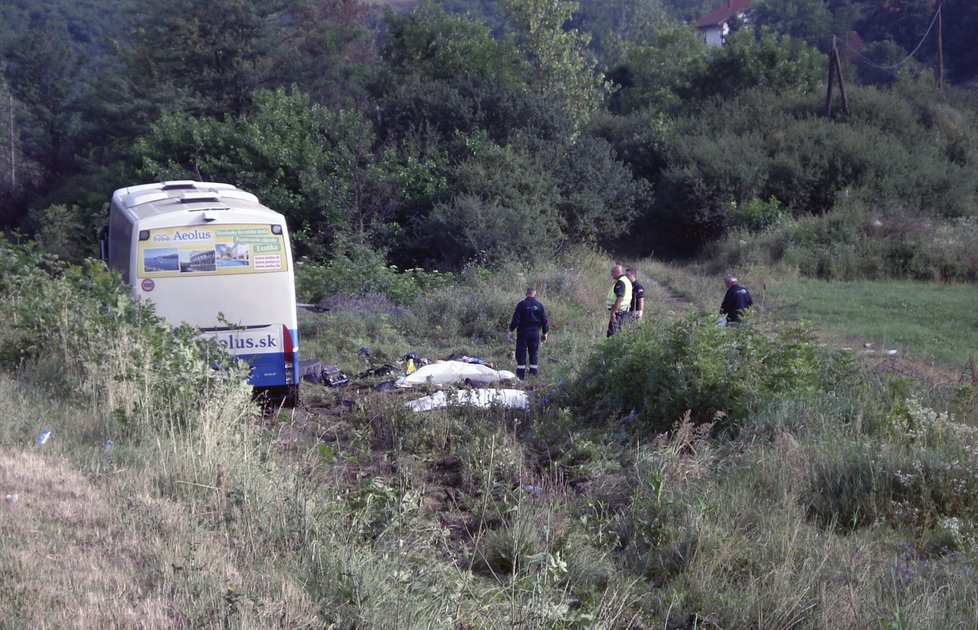 Autobus s českými a slovenskými turisty havaroval cestou z Řecka v Srbsku.