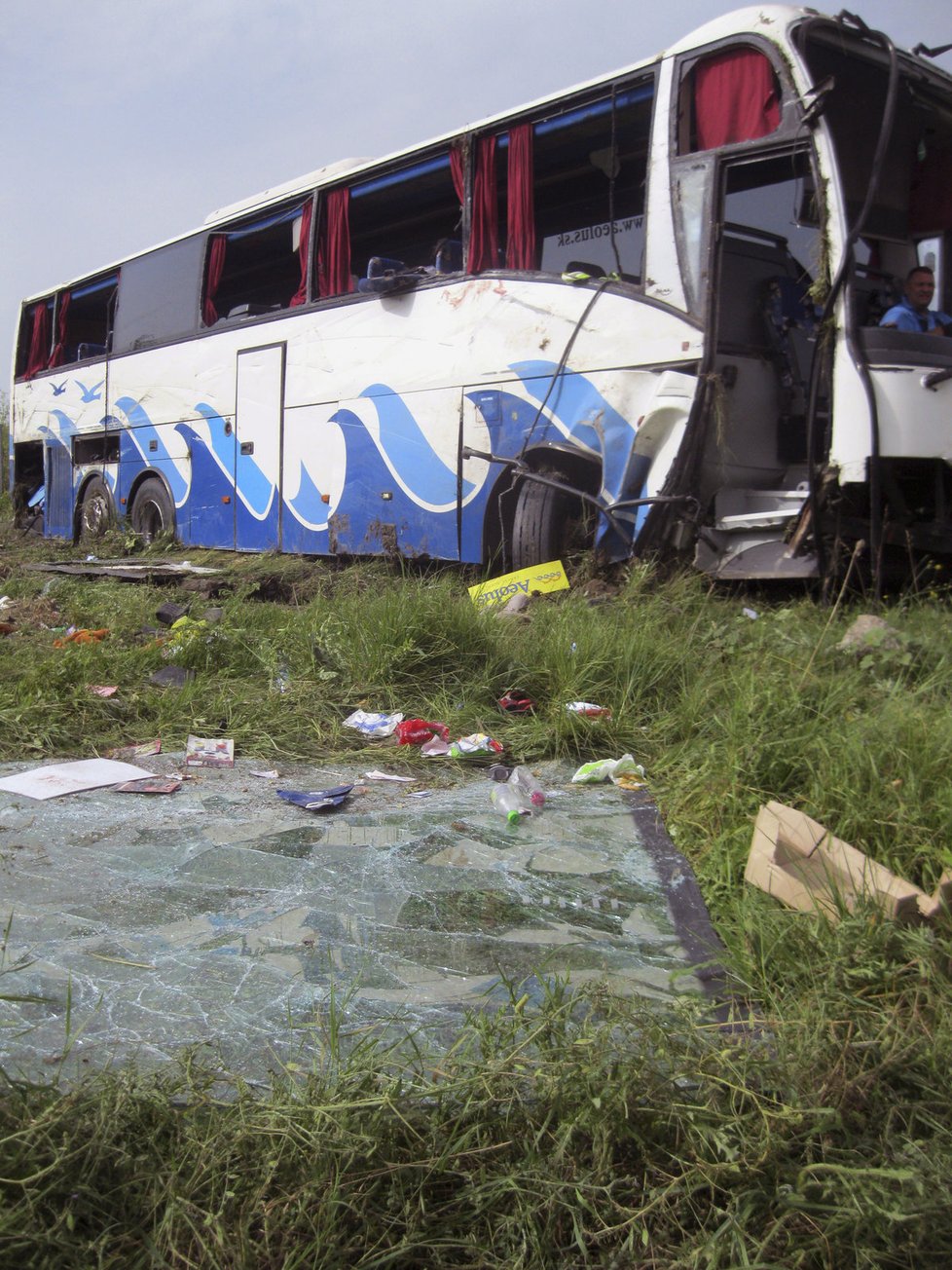 Autobus s českými a slovenskými turisty havaroval cestou z Řecka v Srbsku.