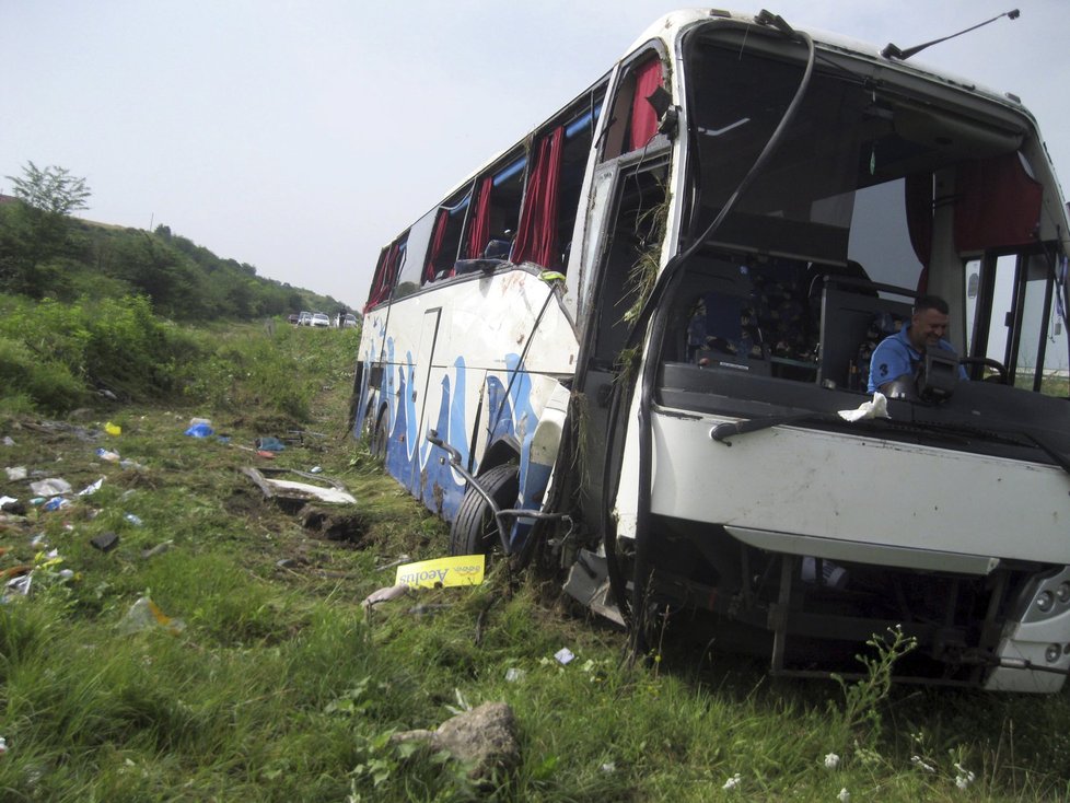 Autobus s českými a slovenskými turisty havaroval cestou z Řecka v Srbsku.