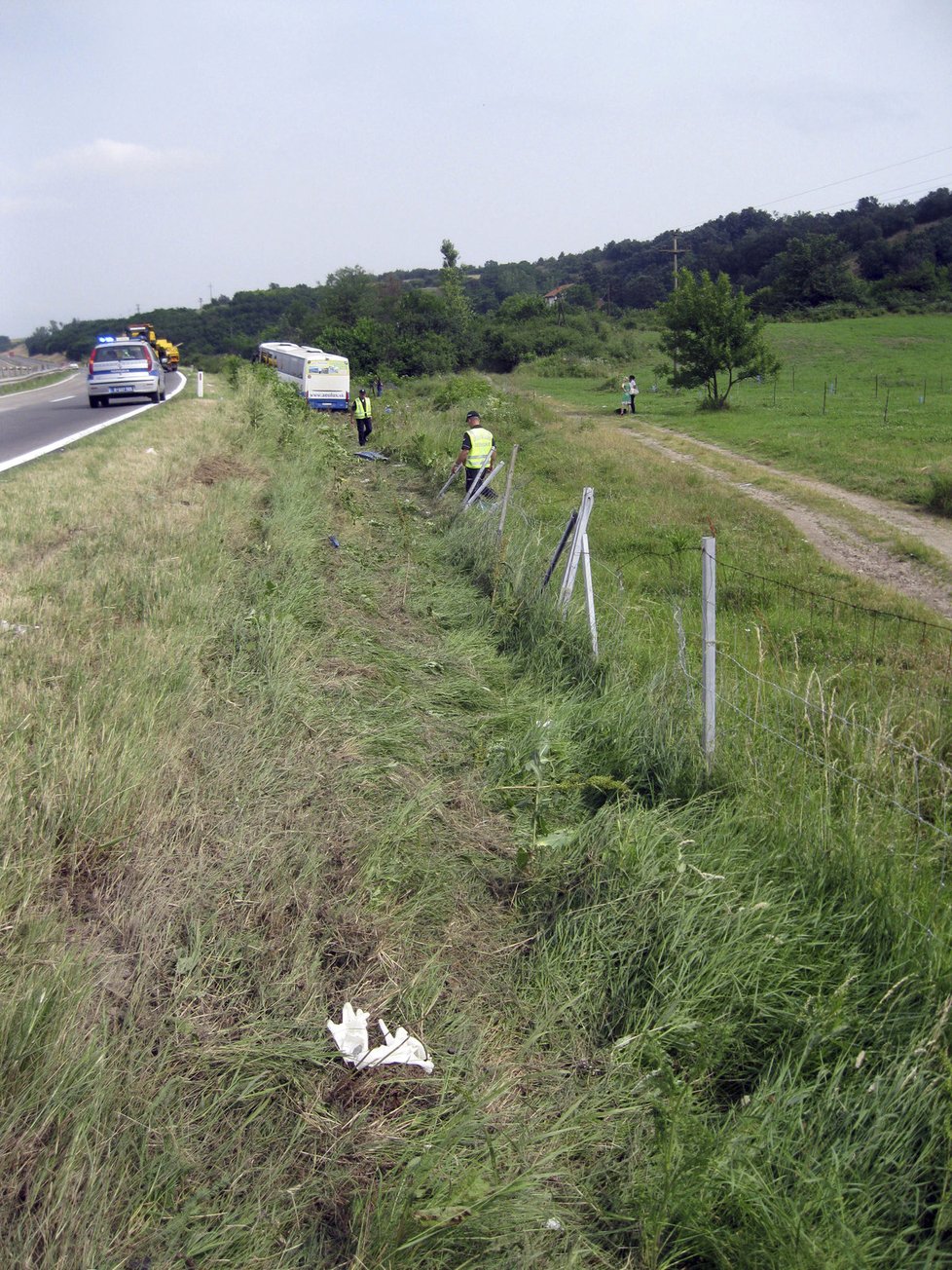 Autobus s českými a slovenskými turisty havaroval cestou z Řecka v Srbsku.