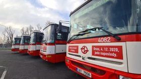 Legendární autobus Karosa B 951. Poslední vyjely do pražských ulic 4. prosince 2020.