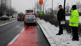 neznámí vandalové zaútočili v Letňanech na pražské autobusy. Nikomu se naštěstí nic nestalo.