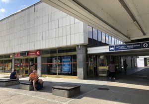 Stanice Metra Holešovice i její okolí je dnes neutěšeným místem. Pomoci by měla rekonstrukce