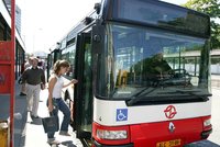 Čtvrteční stávka přituhuje: Jihomoravský kraj nechá autobusáky prošetřit!