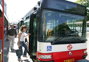 Čtvrteční stávka přituhuje: Jihomoravský kraj nechá autobusáky prošetřit! (Ilustrační foto)