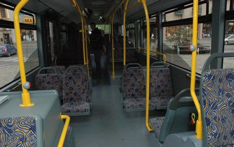 Ženy upadly v třebíčském autobusu. 