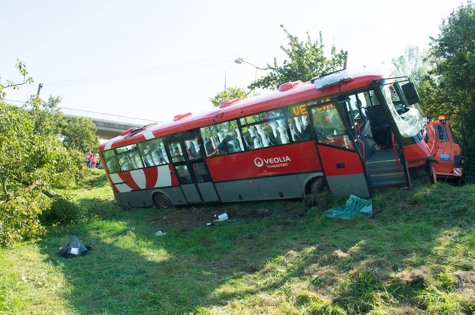 Alkohol museli hasiči převrátit zpět na kola