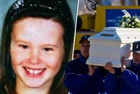 Mrtvá holčička z autobusu: Děda pro ni vyrobil plakát na uvítanou, vrací se ale v bílé rakvi
