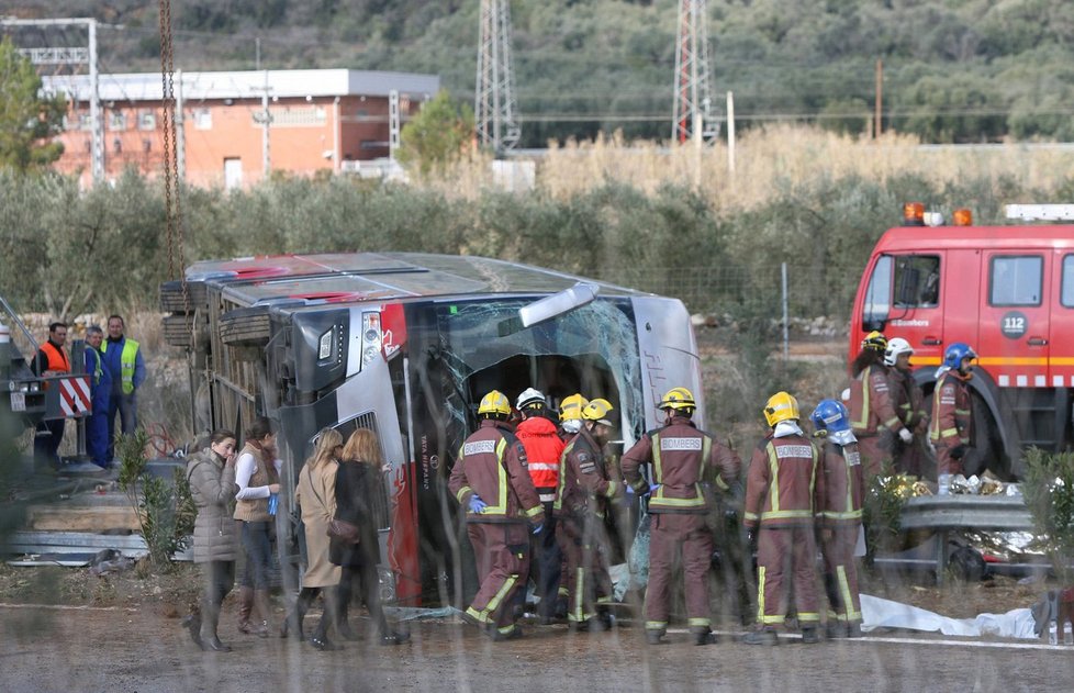 Nehoda autobusu se studenty: Plně obsazený autobus vezl více než padesátku studentů, kteří se vraceli z lidových slavností ve Valencii.