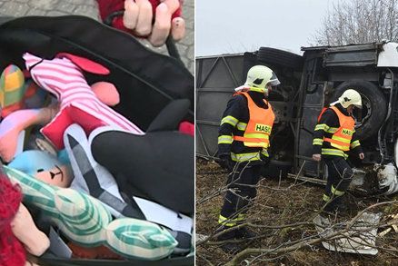 Děti jsme uklidnili plyšovými hračkami, vysvětloval policista od děsivé nehody autobusu