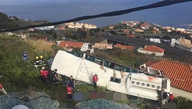 Tragédie na pohádkové Madeiře: Autobus sjel ze srázu! 28 německých turistů zemřelo