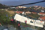 Tragédie na pohádkové Madeiře: Autobus sjel ze srázu! 28 německých turistů zemřelo