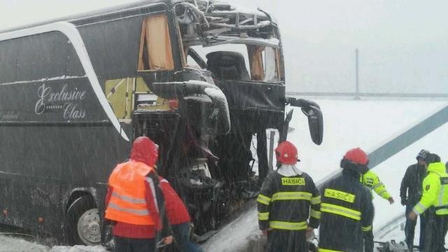 Slovenská policie obvinila řidiče českého autobusu za nehodu