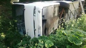 Dopravní nehoda autobusu u Donoval
