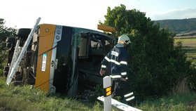 Autobus společnosti Student Agency s 41 cestujícími havaroval 20. července odpoledne u Lubence na Lounsku. Sjel v prudké zatáčce u Drahonic ze silnice a převrátil se. Čtyři lidé utrpěli těžká poranění, jednoho museli hasiči z autobusu vyprostit