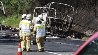 V Bavorsku shořel na dálnici autobus, mluví se o 18 mrtvých