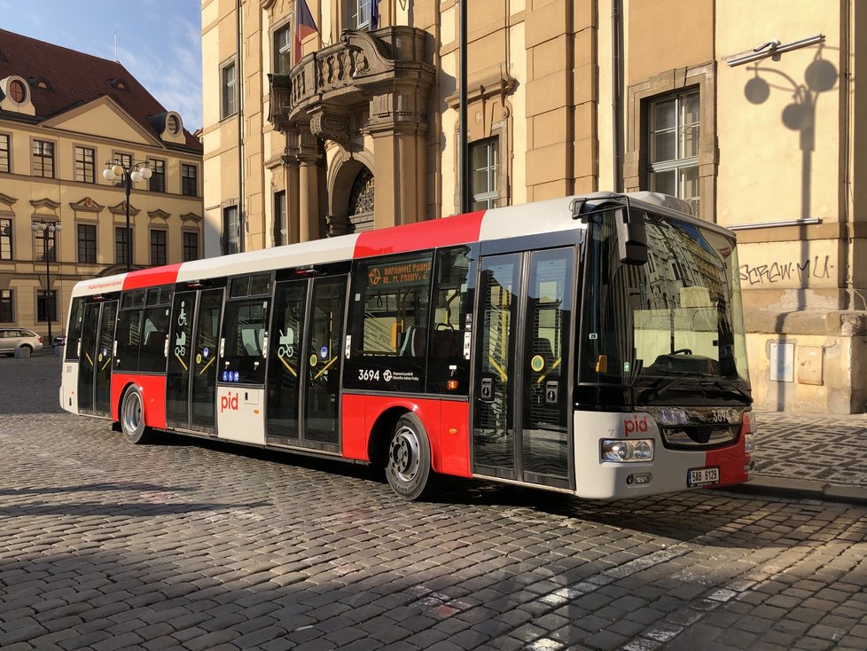 Takhle by měl vypadat nový design pražských autobusů. První autobus bude jezdit na lince 176