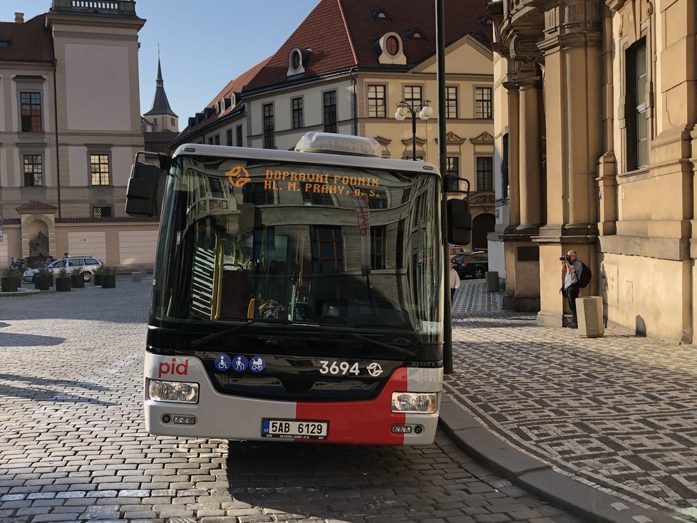 Takhle by měl vypadat nový design pražských autobusů. První autobus bude jezdit na lince 176