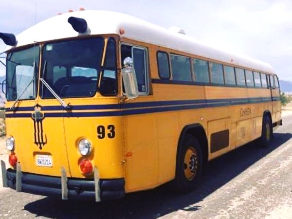 Adelita - školní autobus přestavený na obytný autobus