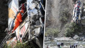 Při nehodě autobusu v Peru zemřelo nejméně 29 lidí.