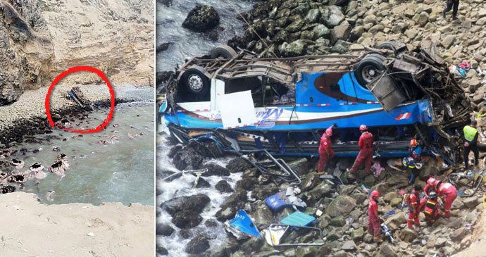 Desítky cestujících zemřely při nehodě autobusu v Peru.