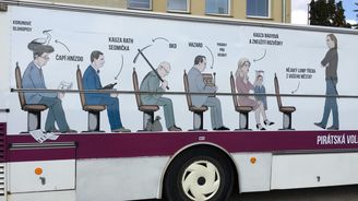 Piráti nemusí z předvolebního autobusu odstraňovat karikaturu Nečasové, rozhodl soud