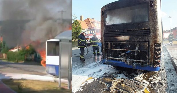Autobus u Jílového zachvátily v horku plameny, hasili je i kolemjedoucí řidiči