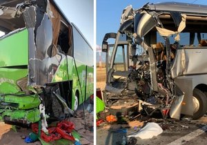 Za loňskou srážku autobusů s 76 zraněnými mohla rychlá jízda a nedodržení bezpečného odstupu.