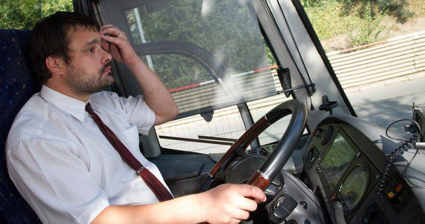 Budeme chodit pěšky? Řidičům autobusů dochází trpělivost, hrozí stávkou 