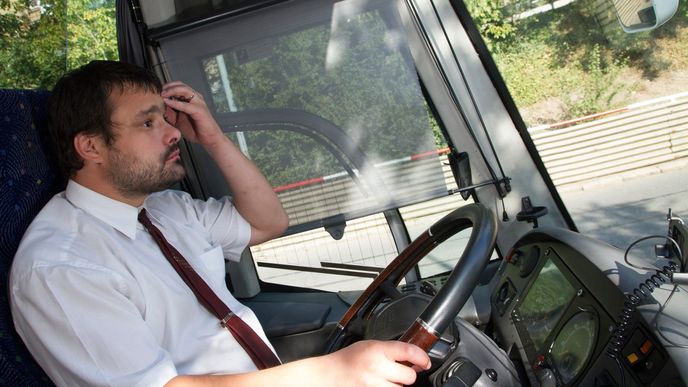 Řidiči autobusů vstoupili kvůli mzdám do stávkové pohotovosti.