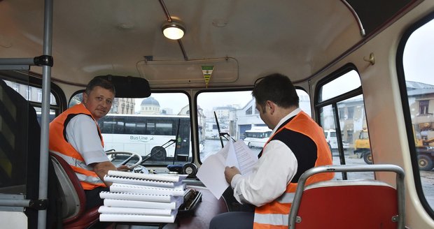 „Víc mají i brigádníci.“ Řidiči autobusů jsou kvůli platům krok od stávky