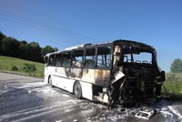 Na D1 hořel maďarský autobus: 35 cestujících je mimo nebezpečí