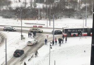 Hej rup! Brňáci zabrali a vytlačili autobus