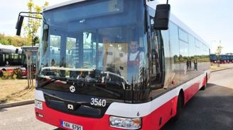 Začínají platit změny v pražské dopravě, týkají se desítek autobusů