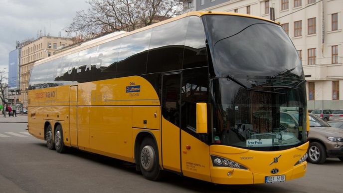 Autobus společnosti Regiojet ještě pod značkou Student Agency