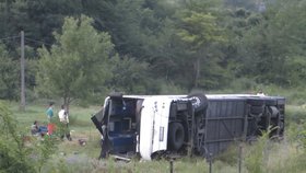 Při havárii autobusu zemřelo pět lidí.