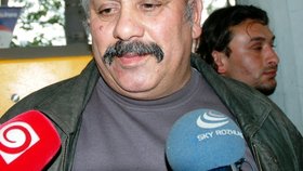 "Rozbili jsme okna, abychom se dostali z vraku ven!" řekl cestující, který neštěstí přežil.