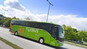 Cesta autobusem do Chorvatska skončila na odpočívadle: Řidič turistům ujel! Domů museli pěšky
